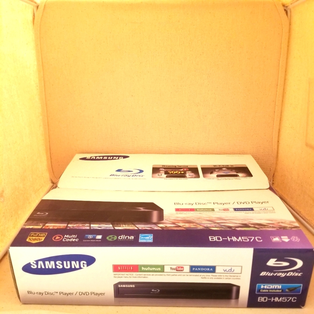 🔻REDUCED❣NIB Samsung Ultimate Streaming Blue Ray Disk DVD Pl Wi-Fi BD-HM57C